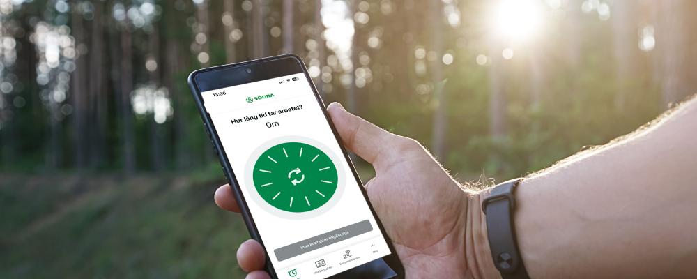 Appen ska ”öka säkerheten i skogen och förbättra tryggheten vid ensamarbete” eftersom hanteringen av stormfälld skog innebär risker. Foto: Södra
