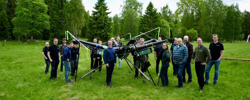 Enligt Sveaskog visar preliminära siffror dessutom att AirForestrys metod kan öka tillväxten i beståndet med åtta procent. Foto: Sveaskog