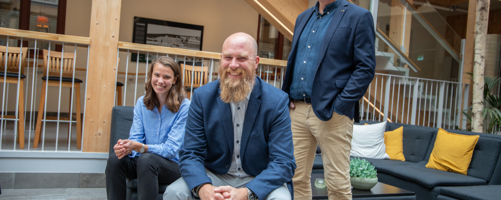 Från vänster: Malin Kullström, Innovation Lead på Sweco, Sverker Svärdby, grundare av Sleipner Robotics och Pelle Berglund, affärsutvecklare på BizMaker. Foto: BizMaker
