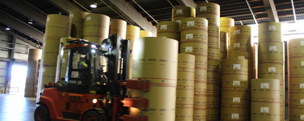 Metsä Fibre producerar massa och bioprodukter vid fyra fabriker och sågade trävaror vid fyra sågverk i Finland. Genrebild.