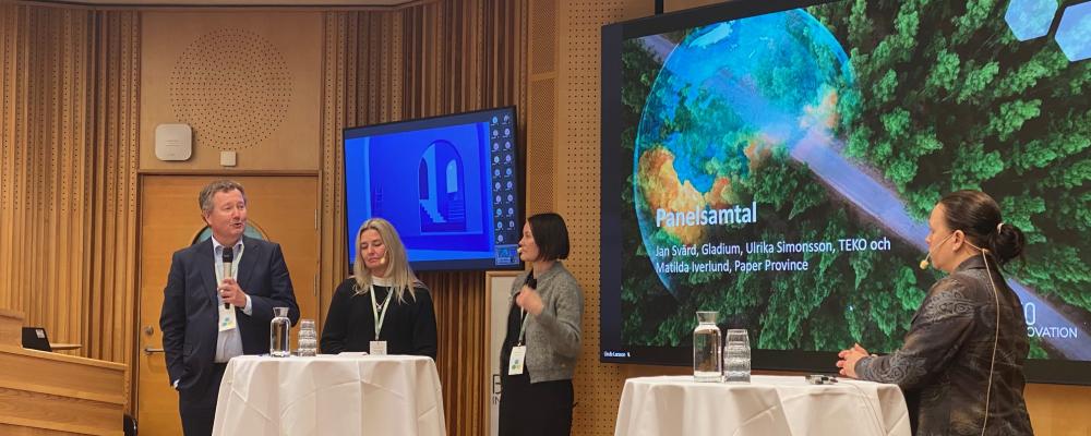 Panelsamtal med f.v. Jan Svärd, BioInnovation, Ulrika Simonsson, TEKO och Matilda Iverlund, Paper Province. Foto: Simon Matthis