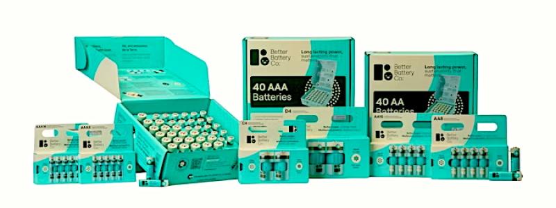 När Better Battery Co. utökade sitt sortiment från stora batterikit till ett bredare utbud för detaljhandeln samlade bolaget sina omdesignade förpackningar kring ett karakteristiskt turkost designsystem som stärker synligheten i butikshyllorna, förbättrar enhetligheten mellan produkterna och hjälper konsumenter att snabbt hitta rätt batteristorlek och format. Foto: Better Battery Co.