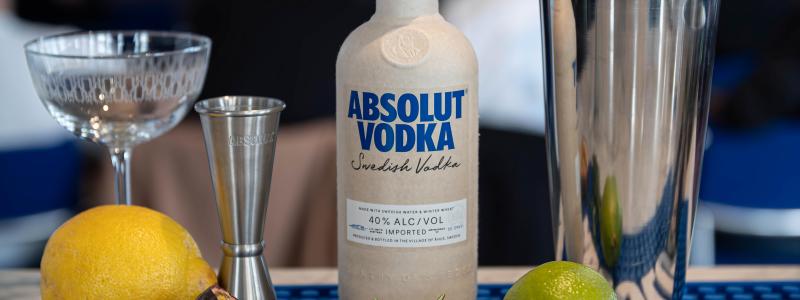 Locket har tagits fram i samarbete med Blue Ocean Closures, en svensk startup inom fiberbaserade förpackningar.  Bild: Absolut