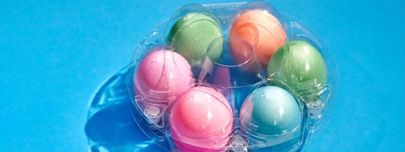 En stor del av förpackningsavfallet i Europa går till återvinning, men långt ifrån allt material återanvänds effektivt. Plast är särskilt problematiskt eftersom endast en begränsad andel återvinns till nya produkter, medan resten ofta förbränns eller deponeras. Foto: Southwell Minster