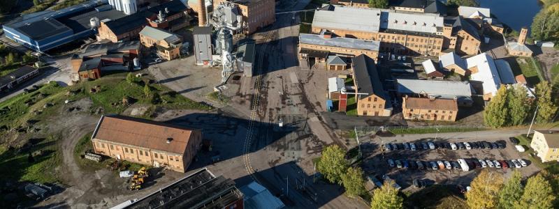 I Grycksbo, Falu kommun, ligger ett av Arctic Papers tre pappersbruk. Här tillverkas bestruket grafiskt papper. Produktionskapaciteten ligger på cirka 220 000 ton per år och antalet anställda är närmare 340 personer. Foto: Arctic Paper