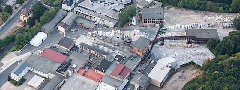 Flygbild över pappersfabriken i Hainsberg i Sachsen. Foto: Skärmdump. Kredit. Papierfabrik Hainsberg