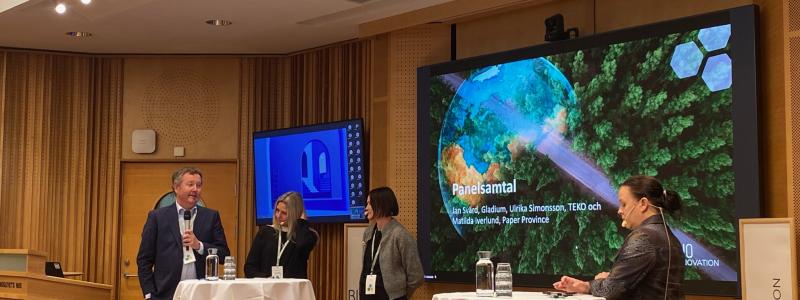 Panelsamtal med f.v. Jan Svärd, BioInnovation, Ulrika Simonsson, TEKO och Matilda Iverlund, Paper Province. Foto: Simon Matthis