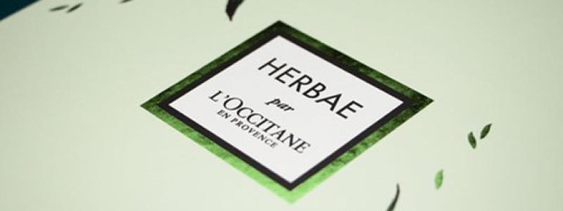 Ett annat exempel är L’Occitane, som ville förena känslan av lyx med ett mer hållbart synsätt. Resultatet blev en elegant förpackning som kan användas om igen, till exempel som gåvoask eller som dekoration. Målet var att förlänga livslängden på förpackningen och därmed minska resursförbrukningen. Foto: Lóccitane, Global Packaging
