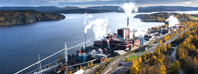 MondiDynäs, som utgör den största privata arbetsgivaren i Kramfors kommun, är en del av Mondi-koncernen med global närvaro och 22 000 anställda. Med sitt ursprung i Sydafrika är företagets huvudkontor nu baserat i Wien, Österrike. Foto: MondiDynäs