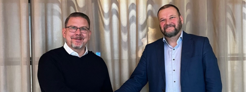 Till vänster: Henrik Walter, vd för Nomo Group och till höger Per Brorsson, vd för Avans Group. Foto: Nomo Group