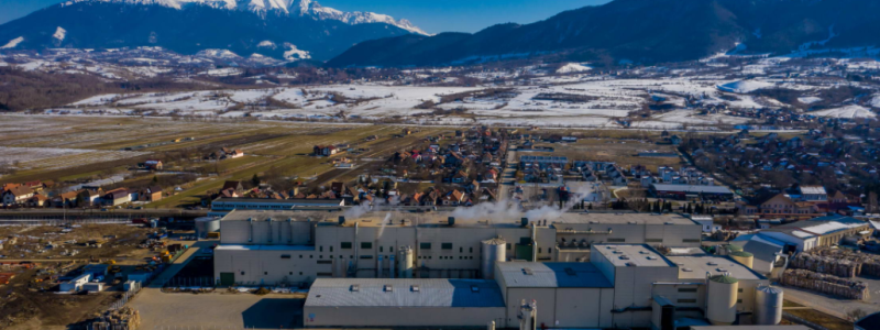 Flygfoto över pappersbruket Zărnești. Bild: DS Smith