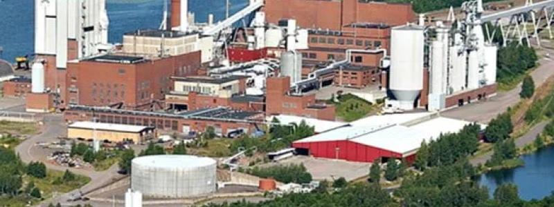 Sunila bruk i Kotka i södra Finland producerar barrvedsmassa, lignin, tallolja och terpentin. Foto: Stora Enso