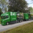 Den eldrivna flisbilen är en Scania 45R med en lastkapacitet på upp till 64 ton och en räckvidd på 25–30 mil per laddning. Foto: Södra