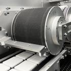 Yangis teknik bygger på en diskret produktionslogik där varje formad fiberkudde hanteras som en individuell enhet. Bild: Yangi