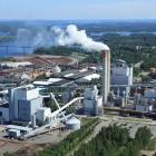 UPM:s Kaukas bruk i Finland. UPM:s resultat stärks av energiverksamheten, medan skogsindustrin fortsatt pressas. Foto: UPM