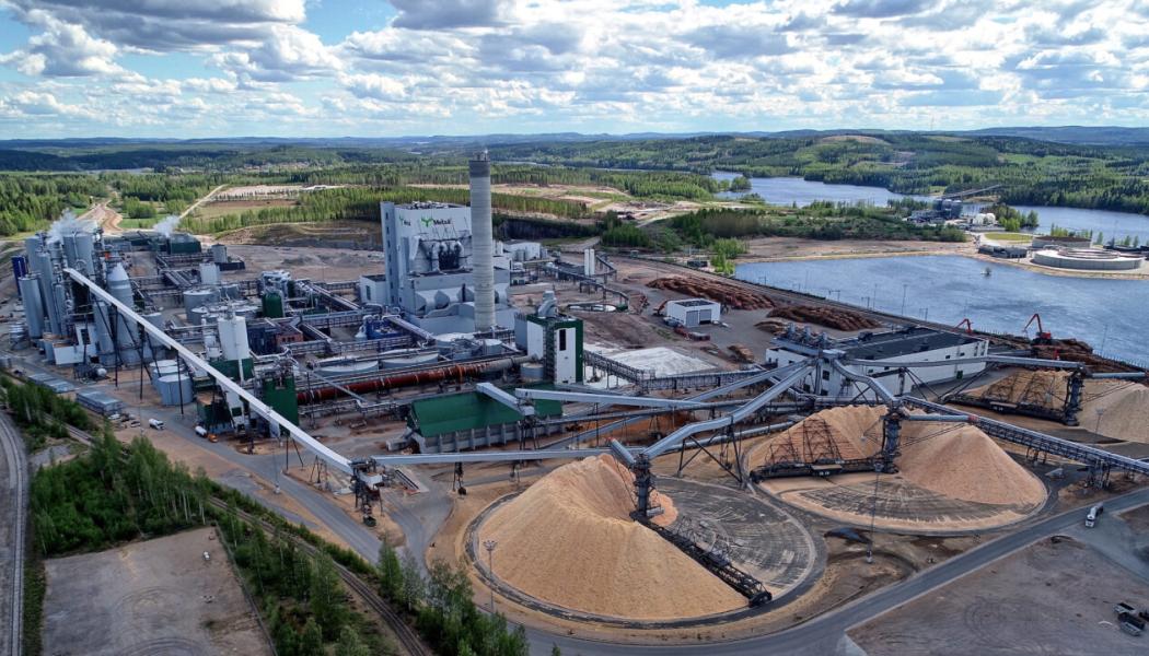 Om förstudien leder vidare till beslut om investering, kan det resultera i en helt ny fabrik i direkt anslutning till Metsä Groups (bild) befintliga bioproduktfabrik i Äänekoski. Foto: Metsä Group