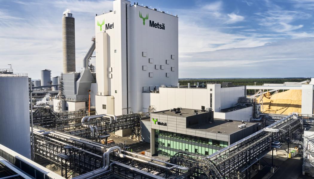 Hösten 2023 driftsattes Finlands och Metsä Groups största investering inom skogsindustrin, det nya bioproduktbruket och utbyggnaden av kartongbruket i Kemi.
Foto: Metsä Group
