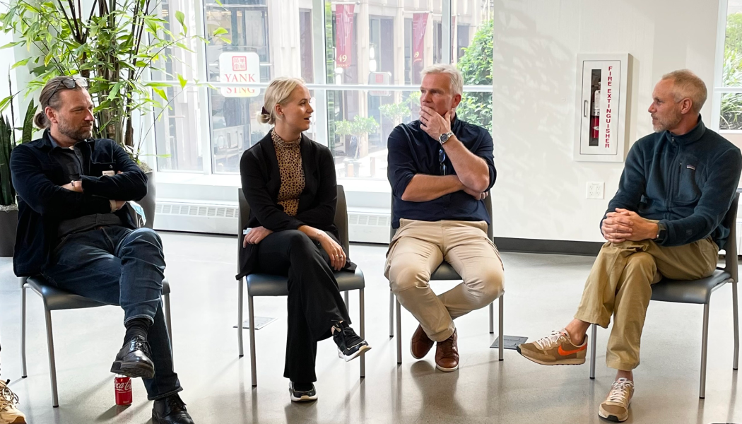 Henrik Otendal, Malin Helsing, Pelle Berglund och Nick Ellis under besöket på Amazon Web Services startup loft.