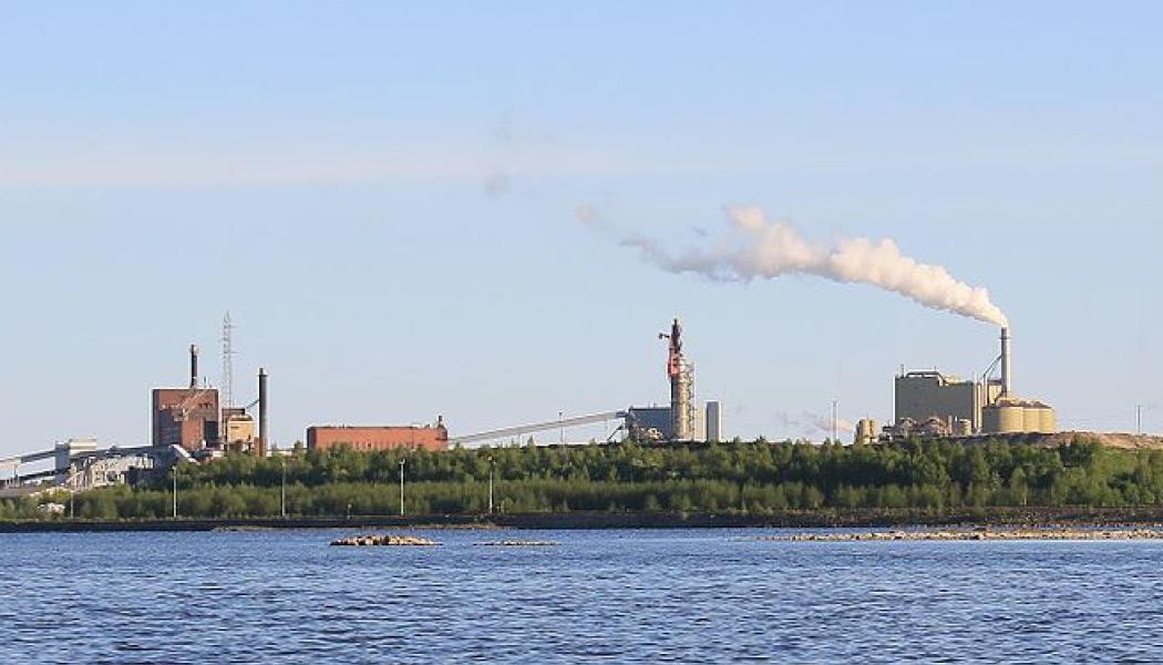 Stora Ensos Veitsiluoto-fabriker i Finland. Foto: Wikipedia Commom, kredit: Lijonama80