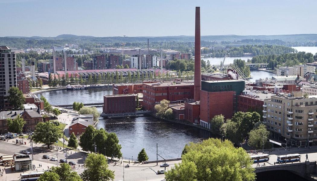 Takos kartongfabrik i Finland. Metsä Board inleder förhandlingar om omstrukturering på fabrikerna i Tako och Kyro. Totalt berörs omkring 360 anställda, och upp till 215 jobb kan försvinna. Foto: Metsä Group