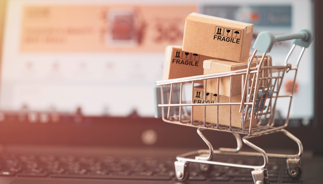 Den genomsnittliga kostnaden per skadad leverans vid online-shopping är 58 euro, och berör allt från föremål som bärbara datorer och glas till soffor. Det visar en aktuell undersökning utförd av DS Smith. Foto: DS Smith