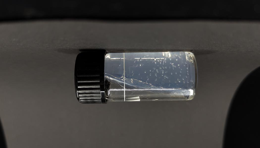 FineCell har tagit fram en hydrogel av sulfatmassa från barrved. Hydrogelen har egenskapen att den är väldigt tixotrop, vilket har flera fördelar.