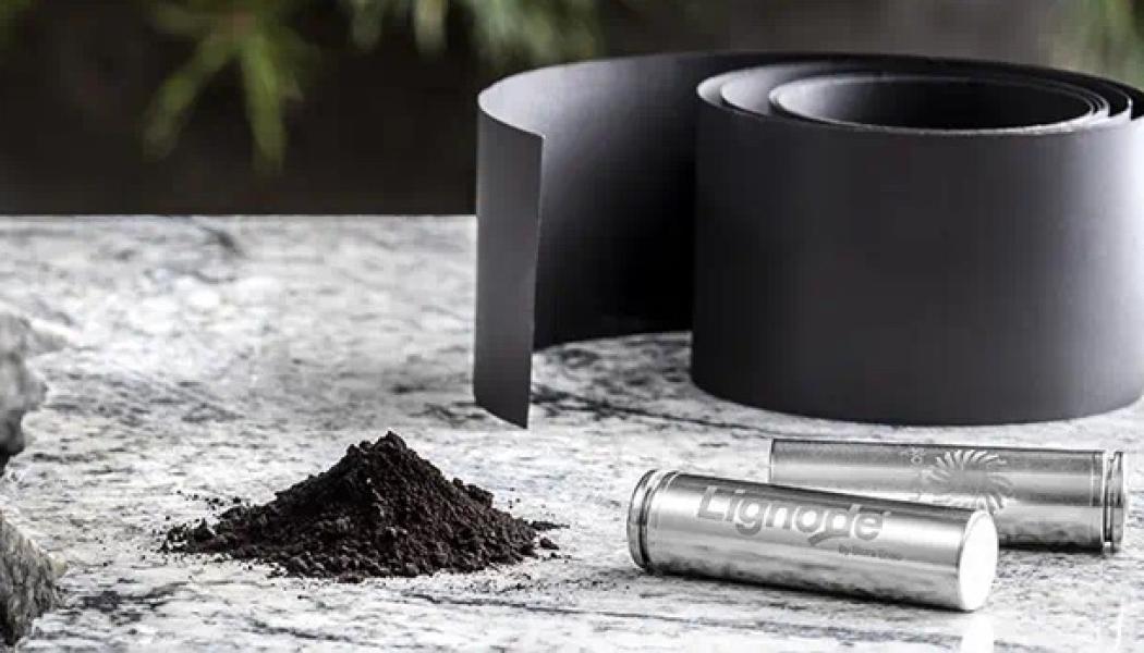 Stora Enso att bidrar med sin innovativa produkt Lignode®, ett hårt kol tillverkat av lignin, som anodmaterial i Altris battericeller. Foto:Stora Enso