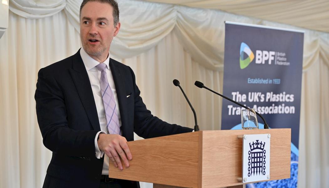 Ed Miliband, parlamentsledamot för Doncaster North och minister för energisäkerhet och nettonollutsläpp i Storbritannien, deltog när över 150 branschledare, parlamentariker och tjänstemän samlades nyligen i det brittiska parlamentet House of Commons för att diskutera framtiden för den brittiska plastindustrin. British Plastics Federation stod värd för sin årliga parlamentariska mottagning. Foto: British Plastics Federation 