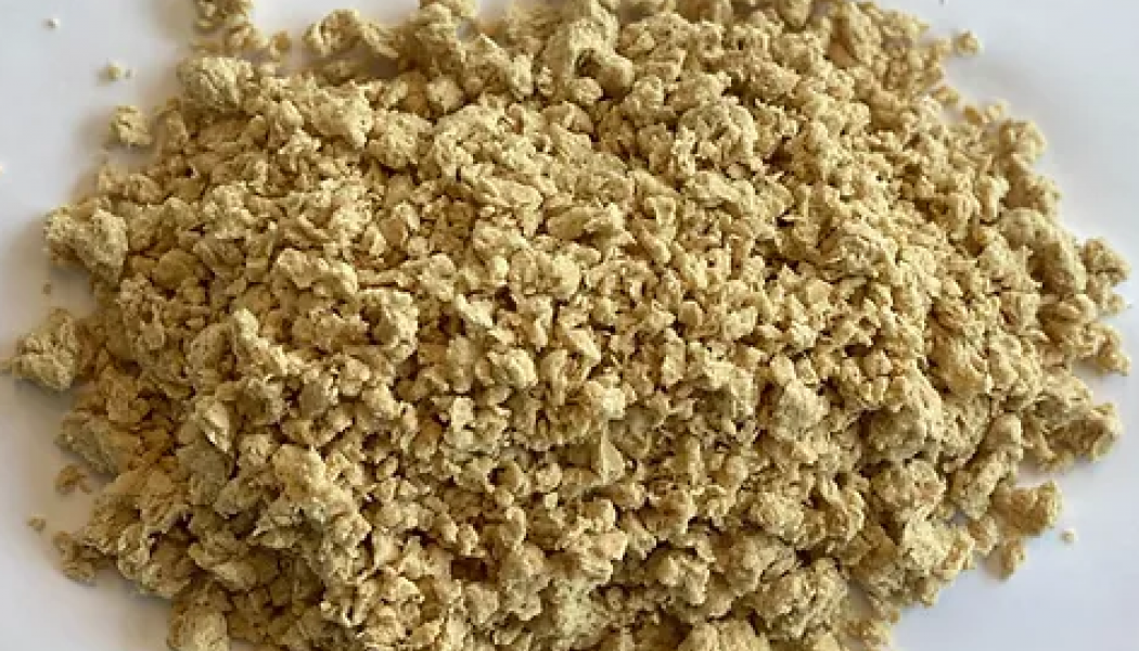 Halmmasssa. Det kanadensiska teknikföretaget Red Leaf Pulp har fått stöd för att kommersialisera sin teknik att tillverka massa ur halm. Svenska Essity har också börjat använda halm i massaprocessen. Foto: Red Leaf Pulp