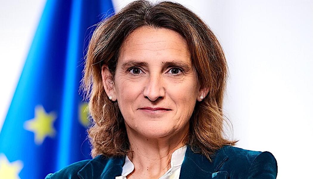– Det här ramverket erkänner behovet av att säkerställa att vår industri förblir konkurrenskraftig, säger Teresa Ribera, chef för kommissionen för en ren, rättvis och konkurrenskraftig omställning. Foto: Wikipedia Common Lic. Kredit: Europeiska Unionen.