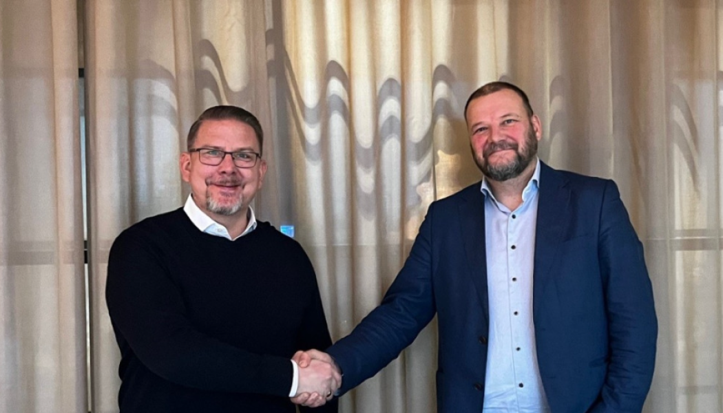 Till vänster: Henrik Walter, vd för Nomo Group och till höger Per Brorsson, vd för Avans Group. Foto: Nomo Group