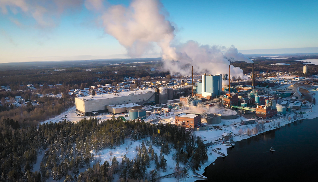 SCA Obbola producerar trävaror, massa, förpackningspapper och förnybar energi.  Foto: Stefan Edlund/SCA