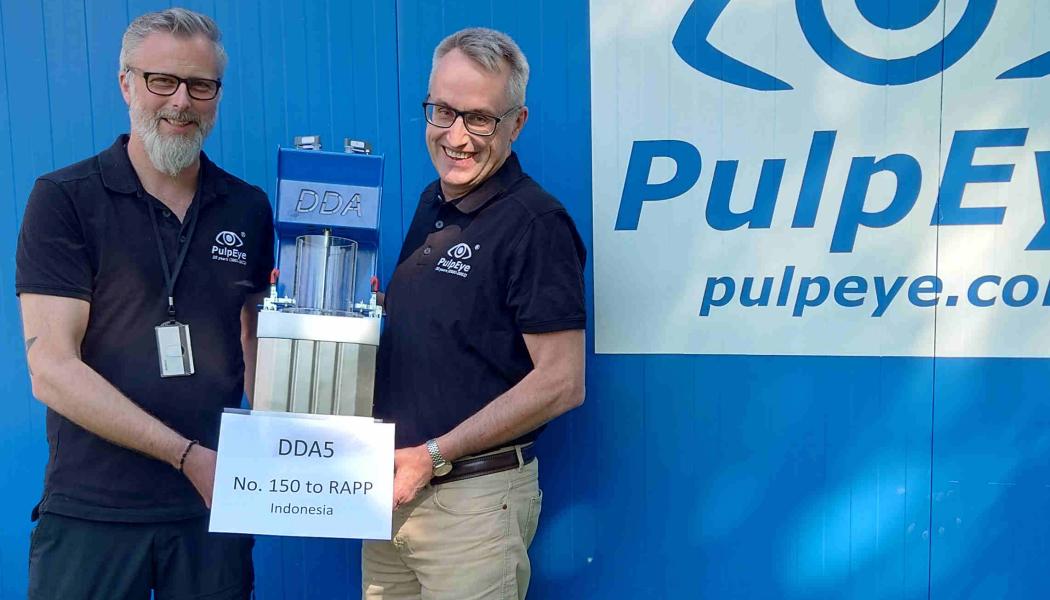 Peter Kristmansson, produktionschef, och Öjvind Sundvall, vd PulpEye. Foto: PulpEye