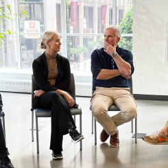 Henrik Otendal, Malin Helsing, Pelle Berglund och Nick Ellis under besöket på Amazon Web Services startup loft.