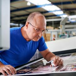 Under sitt kvartalsmöte i november firade Independent Carton Group (ICG) – en sammanslutning av 21 självständiga tillverkare av vikbara kartonger – 20 års samarbete med papperstillverkaren Clearwater Paper. Foto: Carton Group
