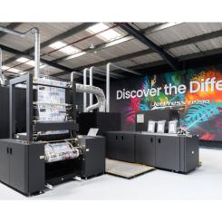 Dessa investeringar utgör en del av företagets strategiska expansionsplaner för 2024 och framåt, inklusive installationen av en banbrytande Fujifilm Jet Press FP790 – en digital vattenbaserad bläckstrålepress designad för flexibla förpackningar, vilken är den första av sitt slag utanför Japan. Foto: Eco Flexibles