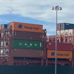 Strejken har lamslagit containertrafiken i över 30 hamnar. Foto: Simon Matthis