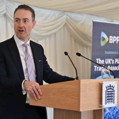 Ed Miliband, parlamentsledamot för Doncaster North och minister för energisäkerhet och nettonollutsläpp i Storbritannien, deltog när över 150 branschledare, parlamentariker och tjänstemän samlades nyligen i det brittiska parlamentet House of Commons för att diskutera framtiden för den brittiska plastindustrin. British Plastics Federation stod värd för sin årliga parlamentariska mottagning. Foto: British Plastics Federation