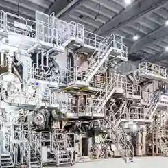 Den nya containerboardmaskinen vid Mondis bruk i Duino i Italien har nu tagits i kommersiell drift. Foto: Mondi