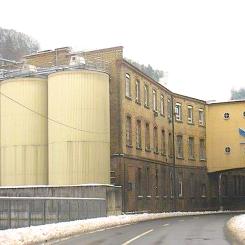 Det anrika pappersbruket Julius Glatz blir en del av en amerikansk koncern. Anläggningar och alla arbetstillfällen består. Foto: Kredit:  Sebastian und Kari/Wikipedia/CC BY-SA 2.0